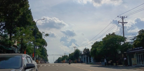 BÁN GẤP NHÀ CẤP 4 DIỆN TÍCH 300M2, 4PN, 2WC VÀ 2 LÔ ĐẤT LIỀN KỀ 300M2