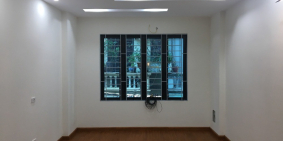 Bán nhà mặt ngõ tại phố Trần Cung, DT 35m2 x 5 tầng, lô góc 2 mặt thoáng, 3.95tỷ