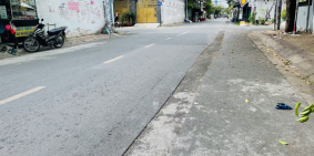 MẶT TIỀN 12M LÊ LỘ, Quận Tân Phú, gần 60m2 ngang 4m, có lề 2m.