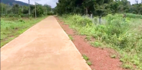 Siêu phẩm ôm suối đá với 2 thác nước thơ mộng. Mặt tiền đường bê tông liên xã.