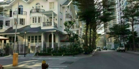 BÁN GẤP !Biệt Thư 2 MT Saigon Pearl Nguyễn Hữu Cảnh _ Bình Thạnh DT 11x22m