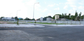 đất xây dựng ngay mặt tiền nguyễn thị sóc.hoc môn.90m2 sổ sẳn