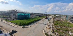 Nhà phố bàn giao hoàn thiện, 1 trệt 3 lầu giá rẻ tại Long Hậu