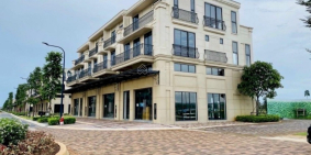 Cần bán nhà phố thương mại 1T3L 102m2. Vị trí siêu đẹp. Giảm mạnh 200tr