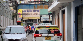 Cho thuê nhà nguyên căn đường Lê Quang Định, phường 11, có chổ đậu xe hơi