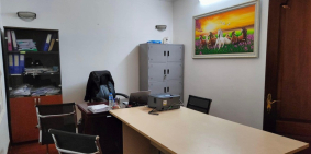 Bán Biệt Thự phố Cầu Giấy. DT 185m, 4T, Mt 10m, 30Tỷ. Gần phố ở sướng, 7 chỗ vào