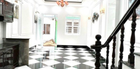 Nhà lầu mới hẻm 311 ngang trường Đại học kỹ thuật công nghệ