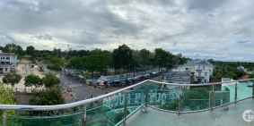 Mặt tiền kinh doanh có sẵn quán Cafe lớn ngay trung tâm TP Sa Đéc