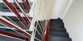 Cho thuê nhà ngõ 206 Cổ Linh , Long Biên .