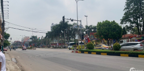 Bán nhà mặt đường quốc lộ 2. Vị trí kinh doanh cực đẹp.