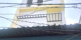 GIÁ RẺ 7.6 TỶ, NHÀ 5 TẦNG QUẬN 4, CHO THUÊ DÀI HẠN 35 TRIỆU