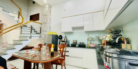 Bán nhà 1T3L sân thượng ngay vòng xoay phú hữu Q9 giáp Q2 giá tốt