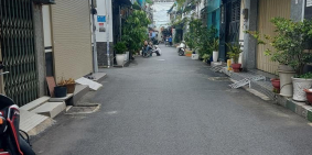 HẺM XE HƠI NGUYỄN VĂN KHỐI - NGAY CÔNG VIÊN LÀNG HOA - DT 52M2 NHÀ CẤP 4 KHU