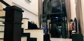 Cho thuê villa đẹp 3 mặt hẻm, 9x11m tại Phú Nhuận