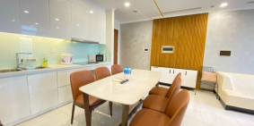 chính chủ gửi bán vinhomes central park 2pn 2wc có sổ full nội thất 5tỷ6