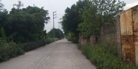 gia đình cần bán lô đất đẹp. 2 mặt tiền đường bê tông. 1 mặt 4.5m. 1 mặt 5 m.