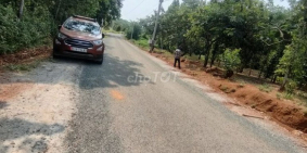 Hiện trạng như hình   Diện tích : 1004m2   Đường rộng thoáng 2 ô tô né nhau được