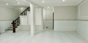 Nhà lầu góc 2 mặt tiền ngang bệnh viện Đa Khoa Trung Ương