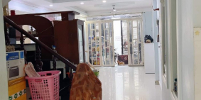 Nhà rộng an ninh ô tô vào trong, gần MT Lý Thường Kiệt. 12.2 tỷ