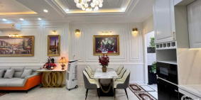 Nhà mặt tiền đường ba tháng hai quận 10 7 tầng 8 X 11 Giá cực tốt