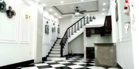 Giảm 330tr - Nhà lầu đẹp hẻm 311 ngang trường Đại học kỹ thuật công nghệ