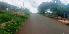 cần tiền bán gáp lô đất mătj tiền TL 665, Chư Prong , Gia Lai. đất vuông vức