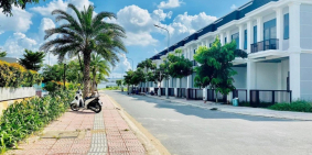 Cần bán nhà đón tết, lô góc thương mại, gần chợ đầu mối Bình Điền giá rẻ