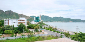 Bán khách sạn tiêu chuẩn 2 sao - sát bi ển Phạm Văn Đồng 50m – Nha Trang