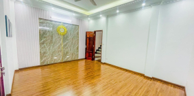 Bán nhà đẹp phố Phan Kế Bính lô góc 50m2 5tầng mặt tiền 4.5m giá 7.65 tỷ.