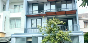 Bán biệt thự số 8 đường 3A Trần Trọng Cung,Quận 7 dt 8x22m,3 lầu đẹp