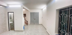 Bán nhà Chính Kinh Lô góc 2 mặt ngõ 30m 4 tầng mặt tiền 4m gần Royal City ô tô