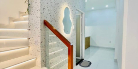 CHỈ 4TỶ- QUÁ XUẤT SẮC CHO 1 E TÀI CHÍNH NHỎ - NHÀ  SÁT MT LÊ QUANG ĐỊNH