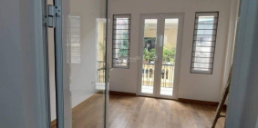 HIẾM - Bán nhà Văn Chương, 32 m diện tích, Lô góc,  3 tầng , giá chỉ 3.5 tỉ