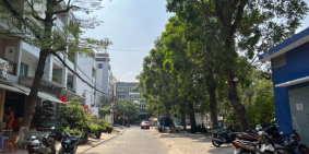 Bán gấp lô đất 70m2, mặt tiền 4m, đường 20m, sổ hồng riêng, xây dựng tự do
