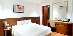 Bán khách sạn phố Trần Hưng Đạo, Hoàn Kiếm, vị trí đỉnh, 97m x 8T, mtiền 8, 25