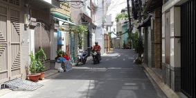 Nhà rộng giá hẹp - chính chủ cần vốn sang nhượng lại - shr q12