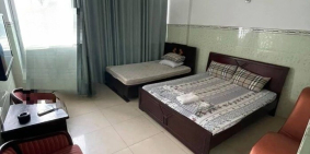 Bán Khách Sạn 5 Tầng, có thang máy, chỉ 13.8 Tỷ, 15 phòng, dòng tiền 200