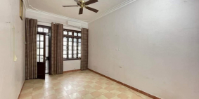 Bán nhà 43m2 4 ngủ Ngõ 242 phố Nghi Tàm, Tây Hồ 20m Ôtô Tránh 3.8 Tỷ