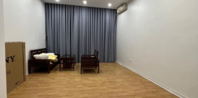 Bán nhà 69m2 Ngõ 130 Nghi Tàm, Tây Hồ Dân xây Gara 2 Ô tô Giá đầu tư 4 Tỷ