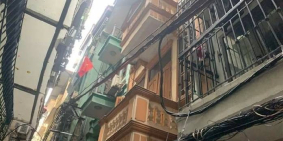 Siêu Hiếm Bán nhà ngõ 1194 Láng 48mx5T MT4m ngõ 3 gác thông Chùa Láng giá 5,85 t