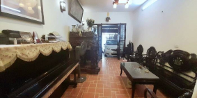 Bán đất tặng nhà 2 tầng mặt phố Nguyễn Chính - Giá cực hời!