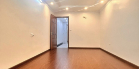 Bán ngôi nhà 56m2 Mặt phố Nghi Tàm, Tây Hồ Gara Ô tô tránh Kinh doannh Sầm uất