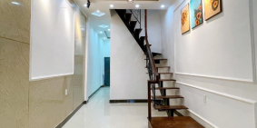 Nhà lầu 2 mặt tiền cách đường Nguyễn Trãi 30m