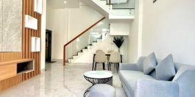 Vợ chồng kẹt tiền bán gấp căn nhà 1 lầu diện tích 4x15m Hóc Môn sổ hồng riêng