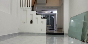 Nhà mới mt 860 Huỳnh Tấn Phát.dt:4,5x20m-3 lầu_4pn-5wc