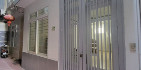 Bán nhà phố Quan Hoa, mặt tiền 5m, 5 tầng, 2 mặt thoáng, 30m ra mặt phố.