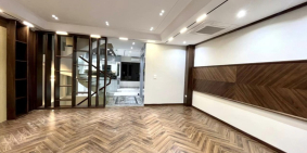 Bán biệt thự 135m2 phố Nghi Tàm, Tây Hồ Gara Ô tô tránh Kinh doanh vô địch 17.1