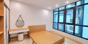 Bán ngôi nhà 41m2 phố Bồ Đề, Long Biên Gara Ô tô 7 phòng Thang máy XỊN 6.9 Tỷ