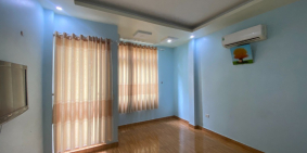 Cần cho thuê nguyên nhà 3 tầng tại lô 22 Lê Hồng Phong, oto đỗ tận cửa.