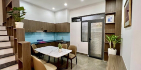 Nhà mới thiết kế hiện đại không gian thoáng mát - shr q12